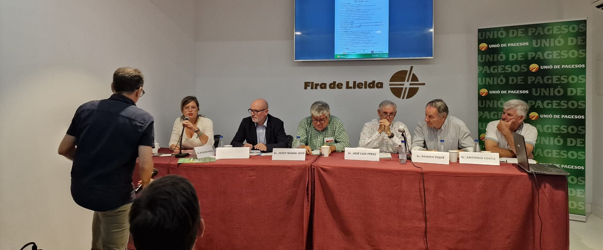 La presidenta de la CHE ha reconocido la labor conjunta frente a la sequía con las Comunidades de Regantes de las cuencas del Segre y Noguera Ribagorzana La presidenta de la CHE ha reconocido la labor conjunta frente a la sequía con las Comunidades de Regantes de las cuencas del Segre y Noguera Ribagorzana