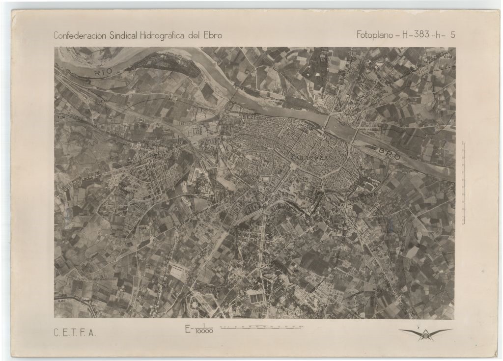 La información cartográfica del Vuelo histórico de 1927 de la CHE está accesible desde el Centro de Descargas del Centro Nacional de Información Geográfica (CNIG) La información cartográfica del Vuelo histórico de 1927 de la CHE está accesible desde el Centro de Descargas del Centro Nacional de Información Geográfica (CNIG)