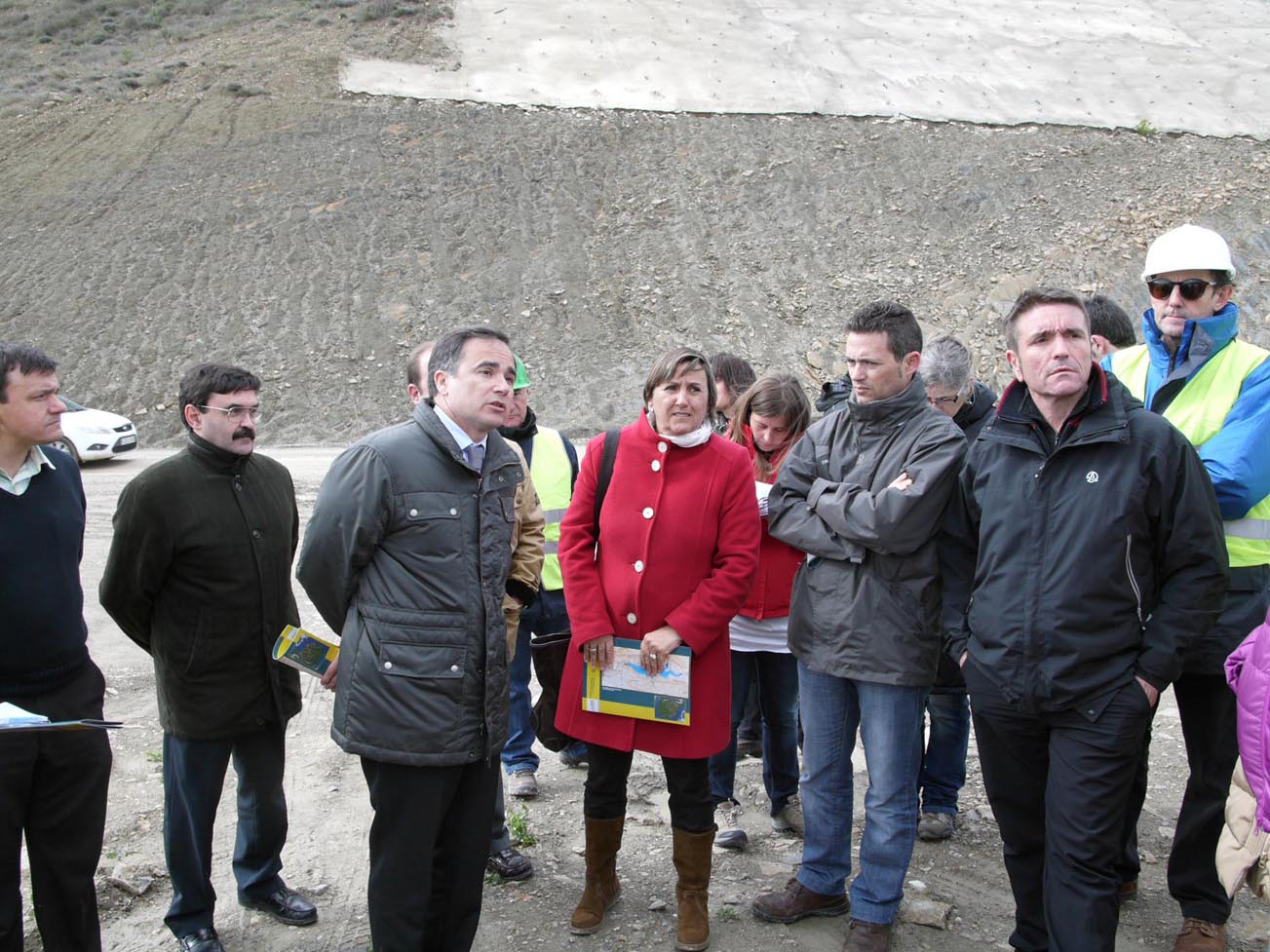 Xavier de Pedro visita las obras de recrecimiento del embalse de Yesa Xavier de Pedro visita las obras de recrecimiento del embalse de Yesa