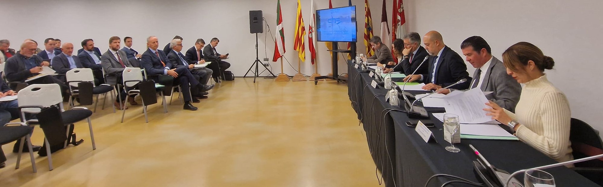 La Confederación Hidrográfica del Ebro ha celebrado el Consejo del Agua de la Demarcación, donde se ha elegido a Manuel Blasco, consejero de Medio Ambiente del Gobierno de Aragón, como vicepresidente primero La Confederación Hidrográfica del Ebro ha celebrado el Consejo del Agua de la Demarcación, donde se ha elegido a Manuel Blasco, consejero de Medio Ambiente del Gobierno de Aragón, como vicepresidente primero