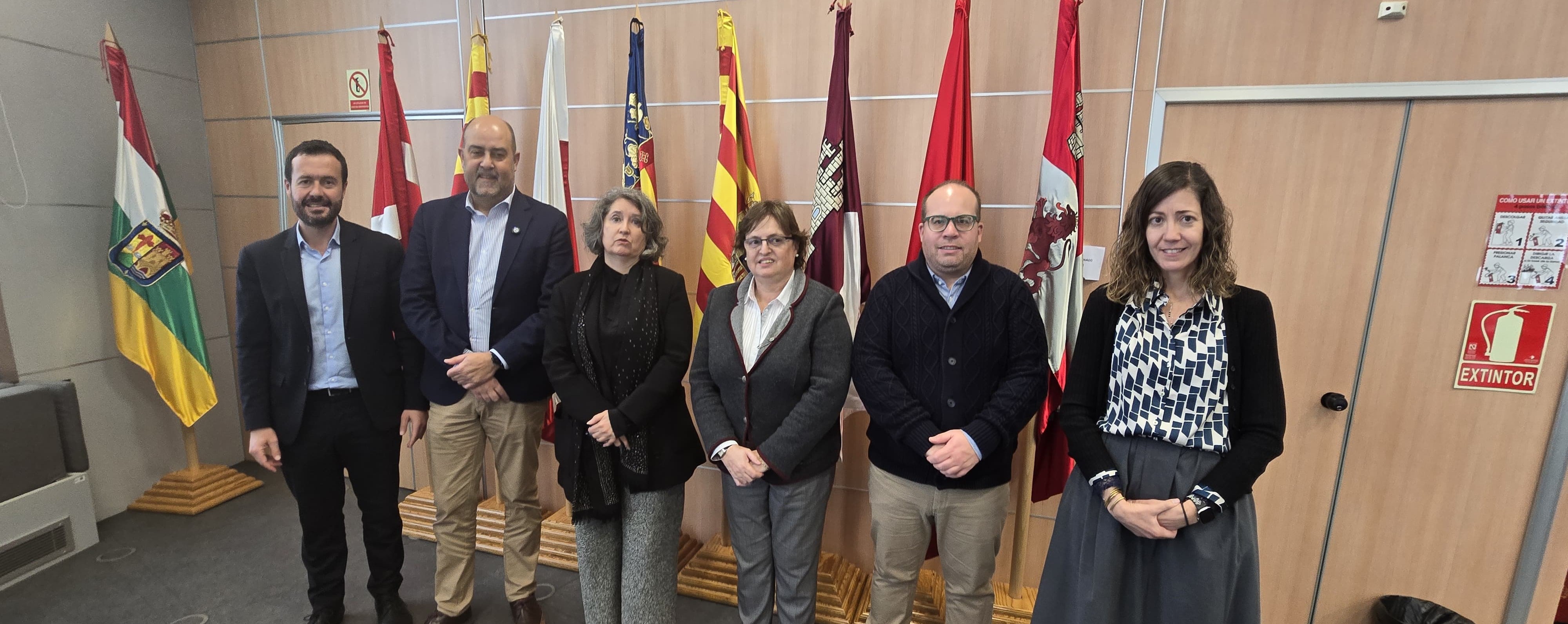 El presidente de la Confederación Hidrográfica del Ebro, Carlos Arrazola, se ha reunido con la consejera de Desarrollo Sostenible del Gobierno de Castilla la Mancha, Mercedes Gómez, en relación a las actuaciones tras los daños de la DANA de otoño del 2024 en los tramos altos de los ríos Mesa y Piedra