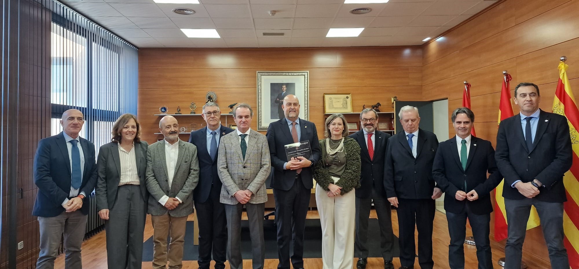 El presidente de la CHE, Carlos Arrazola, ha recordado que “es inherente y está en el ADN de las confederaciones, que han nacido ligadas al fomento de un desarrollo agropecuario muy potente” El presidente de la CHE, Carlos Arrazola, ha recordado que “es inherente y está en el ADN de las confederaciones, que han nacido ligadas al fomento de un desarrollo agropecuario muy potente”