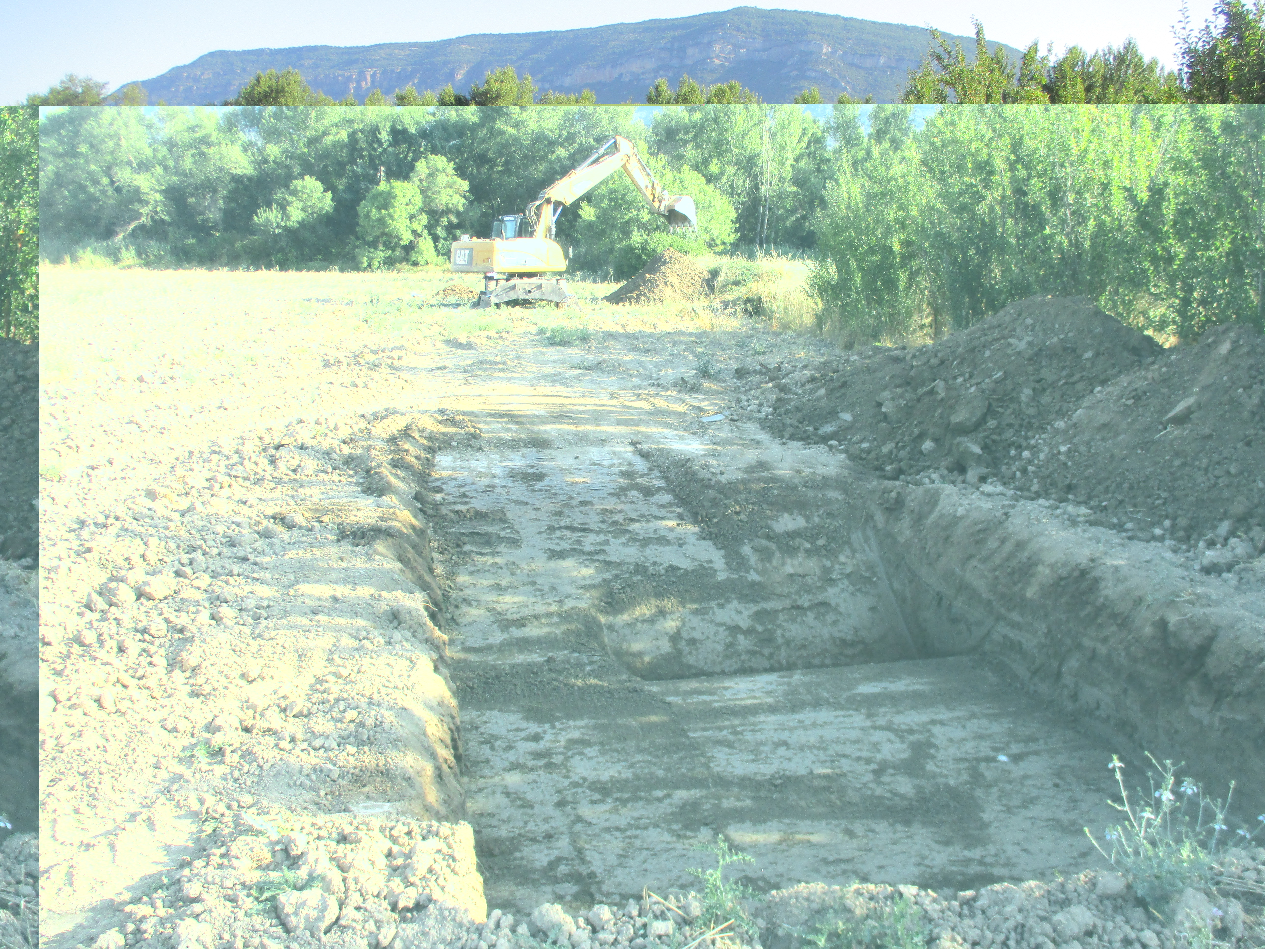 La CHE ejecuta los primeros trabajos para la creación de un humedal en el río Aragón, una medida correctora del recrecimiento de Yesa (Navarra/Zaragoza)