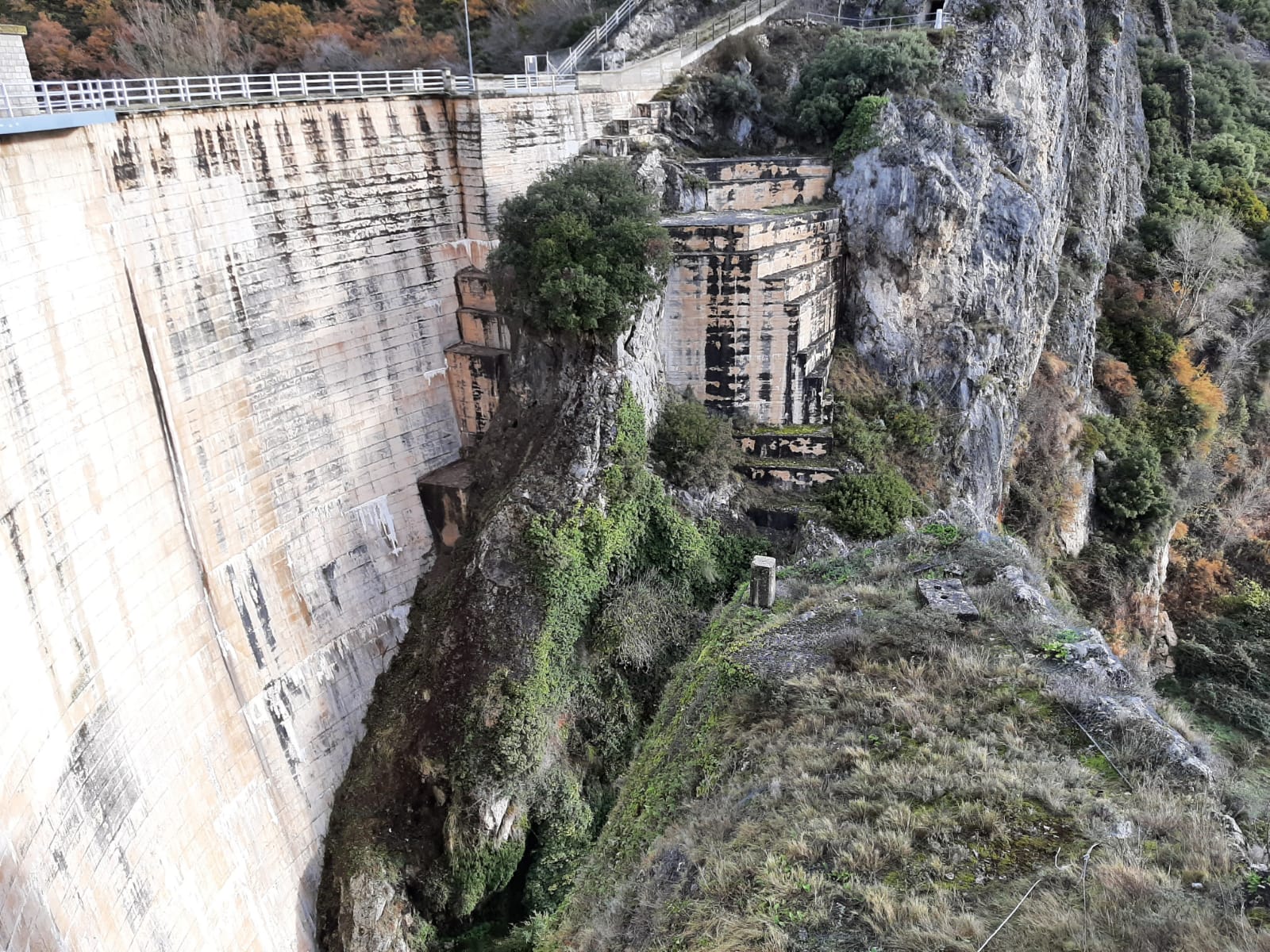 Se adjudican obras de mejora en la presa de Alloz (Navarra) Se adjudican obras de mejora en la presa de Alloz (Navarra)