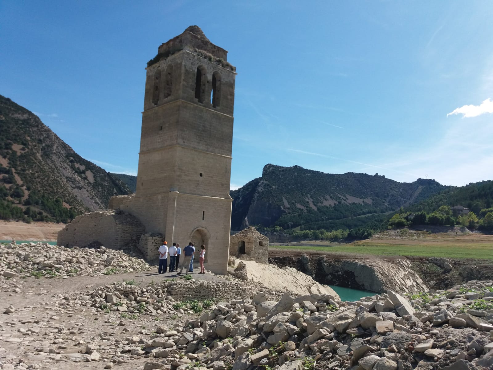 Se adjudica la conservación de los accesos en los montes de Huesca gestionados por la CHE - Imagen 1