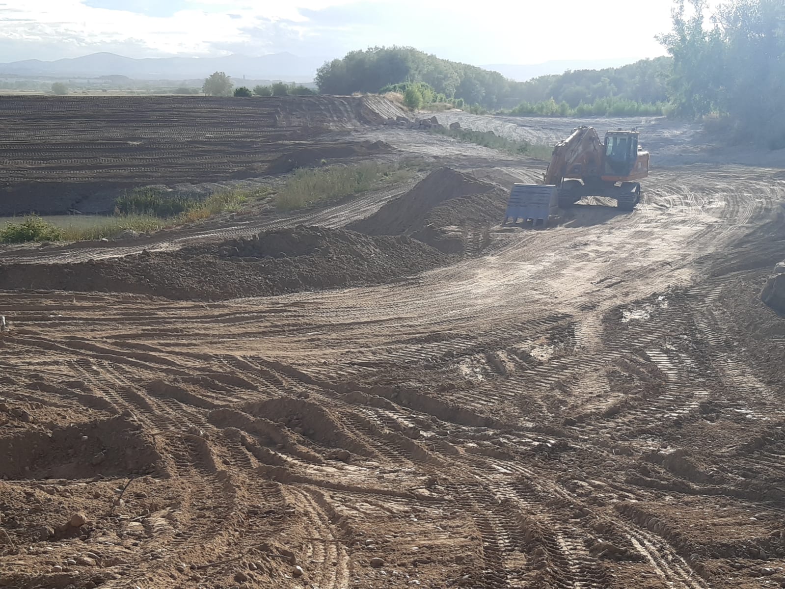 Avance de las actuaciones de reparación de daños en cauce por las crecidas extraordinarias de la cuenca del Ebro: ejecutadas más de 580 intervenciones en La Rioja, Navarra y Zaragoza Avance de las actuaciones de reparación de daños en cauce por las crecidas extraordinarias de la cuenca del Ebro: ejecutadas más de 580 intervenciones en La Rioja, Navarra y Zaragoza