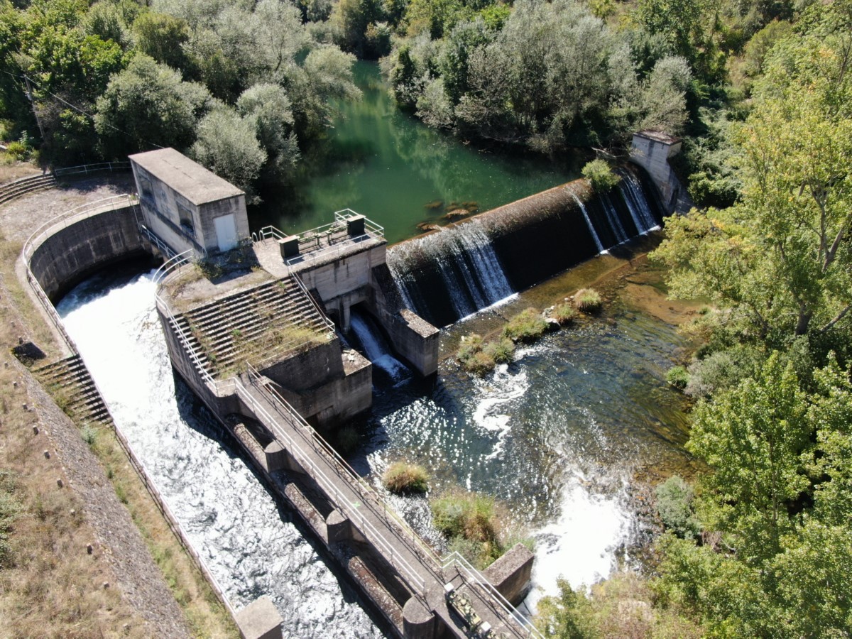 Arrancan los trabajos de permeabilización de dos azudes en el río Najerilla (La Rioja) para permitir el paso de peces, y mejorar el estado ecológico - Imagen 1